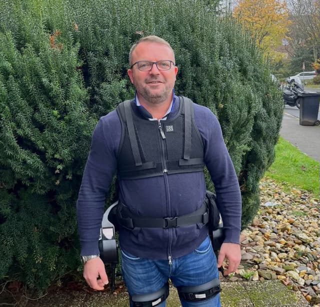 Alexander Ergart, Geschäftsführer des Hausmeister- und Fensterservice in Neuss